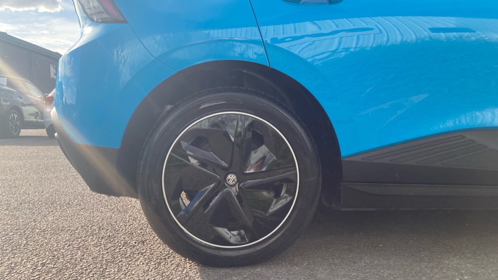 MG MG4 150kW SE EV Long Range 64kWh 5dr Auto Electric Hatchback - Image 7