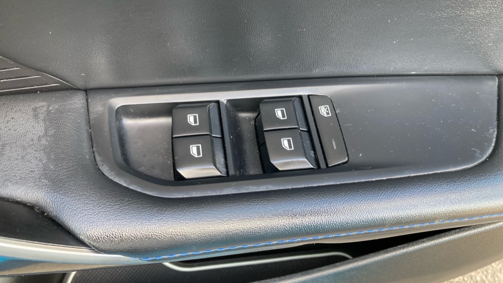 MG MG4 150kW SE EV Long Range 64kWh 5dr Auto Electric Hatchback - Image 29