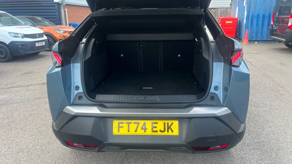 Peugeot 3008 1.2 Hybrid 136 GT 5dr e-DSC6 Petrol Estate - Image 4