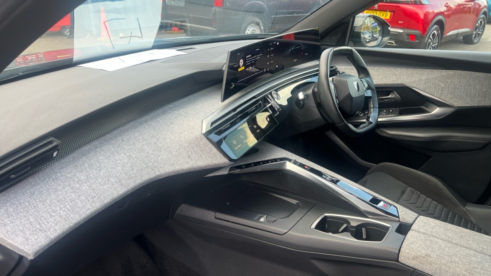 Peugeot 3008 1.2 Hybrid 136 GT 5dr e-DSC6 Petrol Estate - Image 9