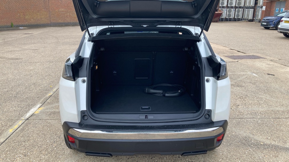 Peugeot 3008 1.6 Hybrid 180 Allure 5dr e-EAT8 Estate - Image 6