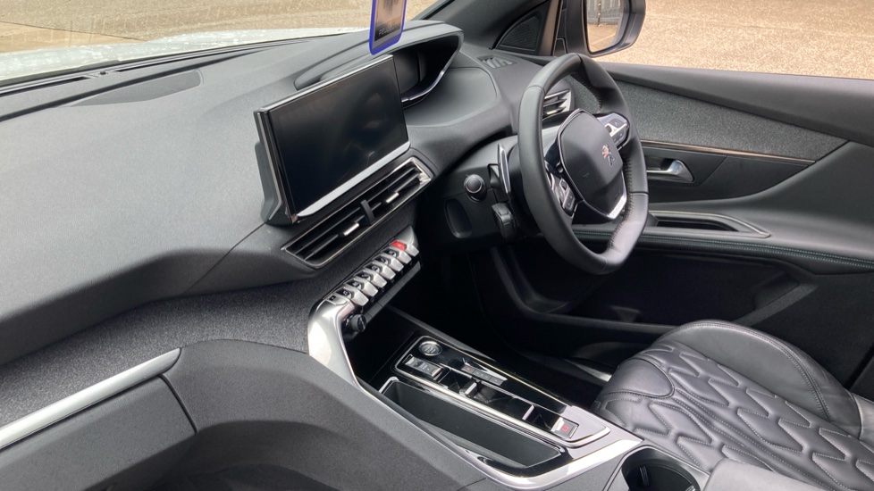 Peugeot 3008 1.6 Hybrid 180 Allure 5dr e-EAT8 Estate - Image 12