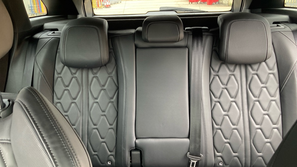 Peugeot 3008 1.6 Hybrid 180 Allure 5dr e-EAT8 Estate - Image 29