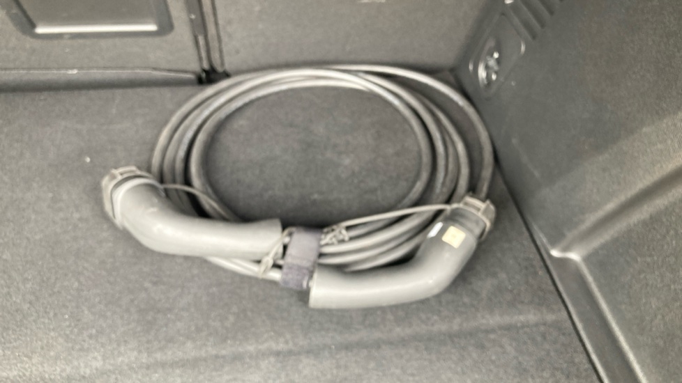 Peugeot 3008 1.6 Hybrid 180 Allure 5dr e-EAT8 Estate - Image 7