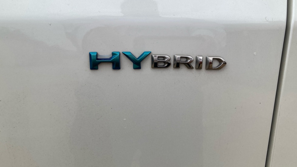 Peugeot 3008 1.6 Hybrid 180 Allure 5dr e-EAT8 Estate - Image 9