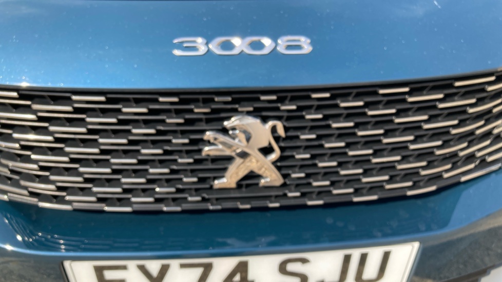 Peugeot 3008 1.6 Hybrid 180 Allure 5dr e-EAT8 Estate - Image 8