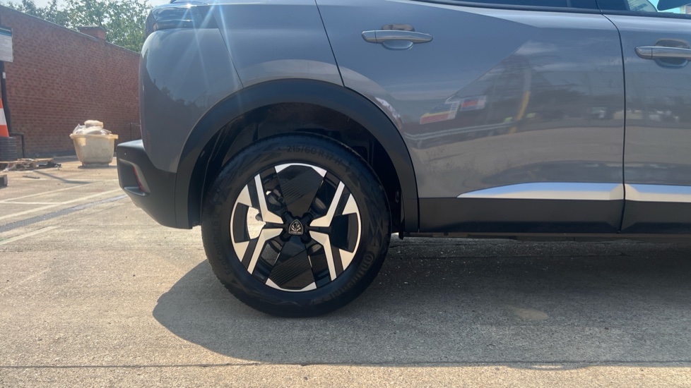 Peugeot 2008 1.2 Hybrid 136 Allure 5dr e-DSC6 Petrol Estate - Image 8