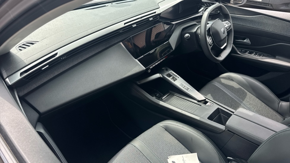 Peugeot 308 1.2 PureTech Allure Premium 5dr EAT8 Petrol Hatchback - Image 10