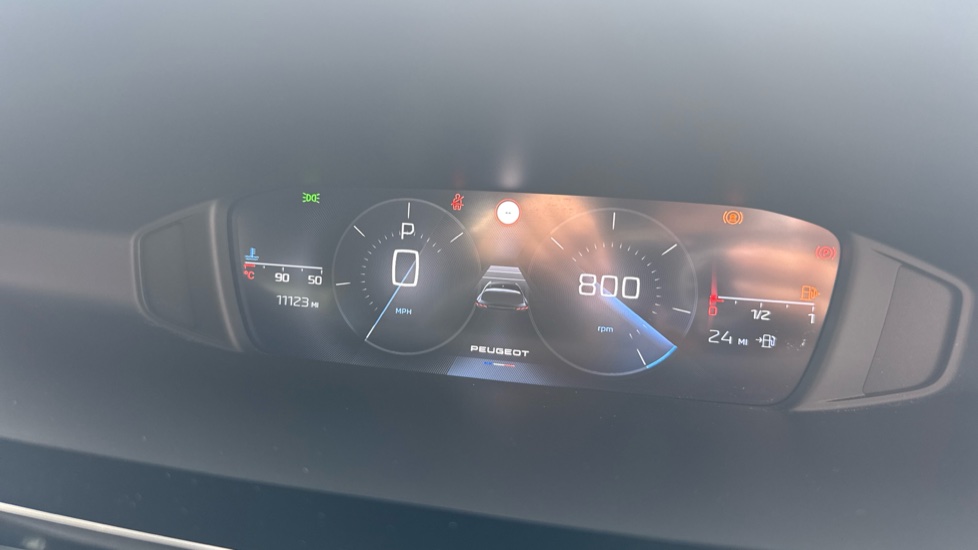 Peugeot 308 1.2 PureTech Allure Premium 5dr EAT8 Petrol Hatchback - Image 19