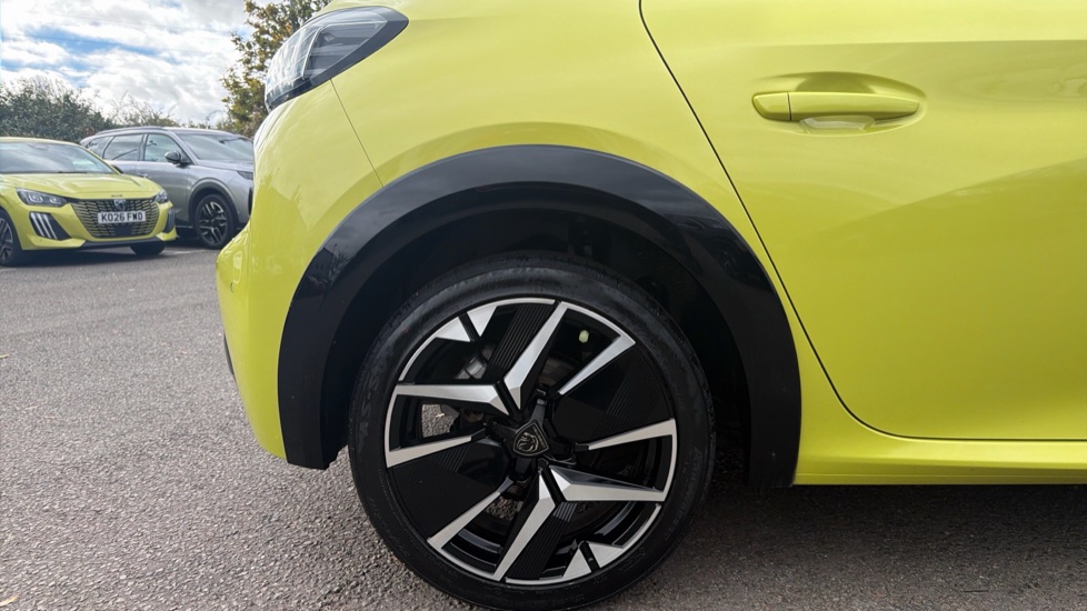 Peugeot 208 1.2 Hybrid 136 GT 5dr e-DSC6 Petrol Hatchback - Image 11
