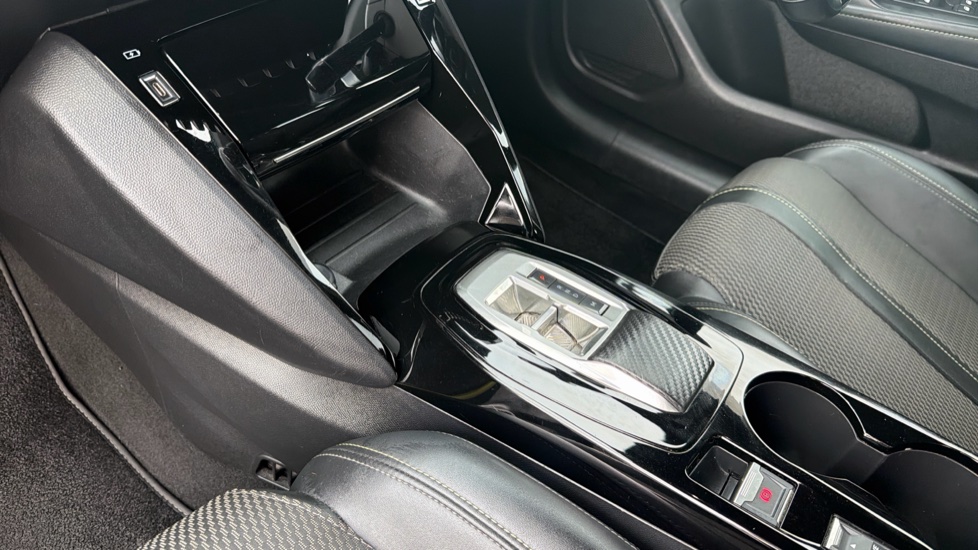 Peugeot 208 1.2 Hybrid 136 GT 5dr e-DSC6 Petrol Hatchback - Image 24