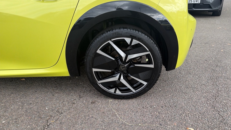 Peugeot 208 1.2 Hybrid 136 GT 5dr e-DSC6 Petrol Hatchback - Image 13