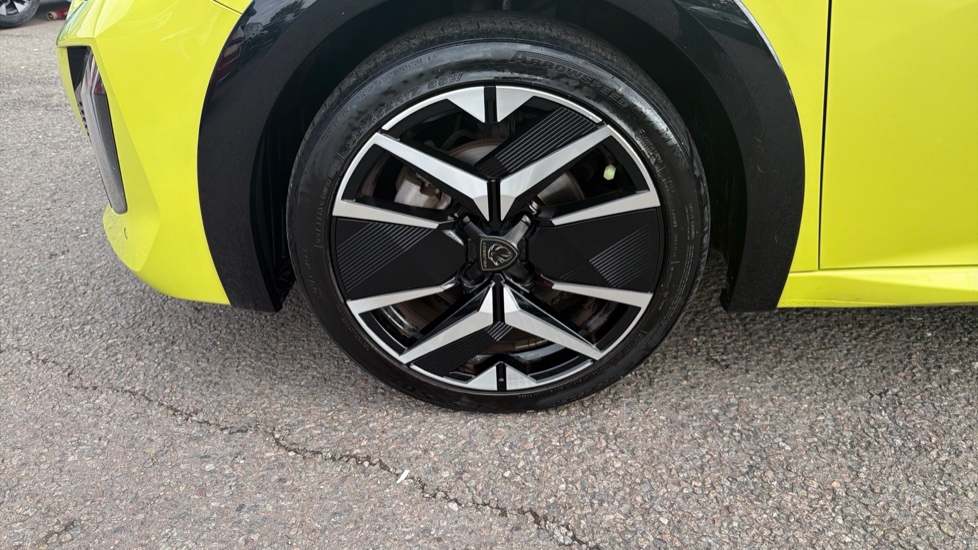 Peugeot 208 1.2 Hybrid 136 GT 5dr e-DSC6 Petrol Hatchback - Image 12