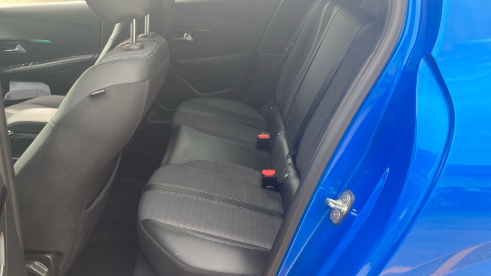Peugeot 208 1.2 PureTech 130 Allure Premium + 5dr EAT8 Petrol Hatchback - Image 28