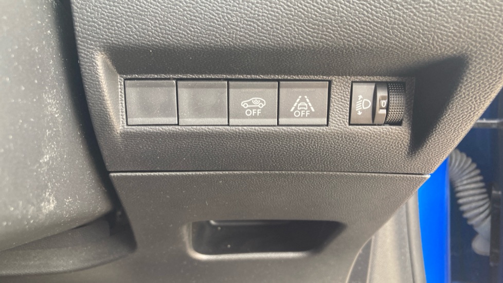 Peugeot 208 1.2 PureTech 130 Allure Premium + 5dr EAT8 Petrol Hatchback - Image 33