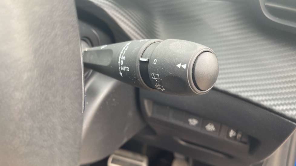 Peugeot 208 1.2 PureTech 130 Allure Premium + 5dr EAT8 Petrol Hatchback - Image 18