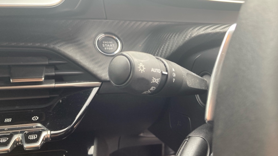 Peugeot 208 1.2 PureTech 130 Allure Premium + 5dr EAT8 Petrol Hatchback - Image 17