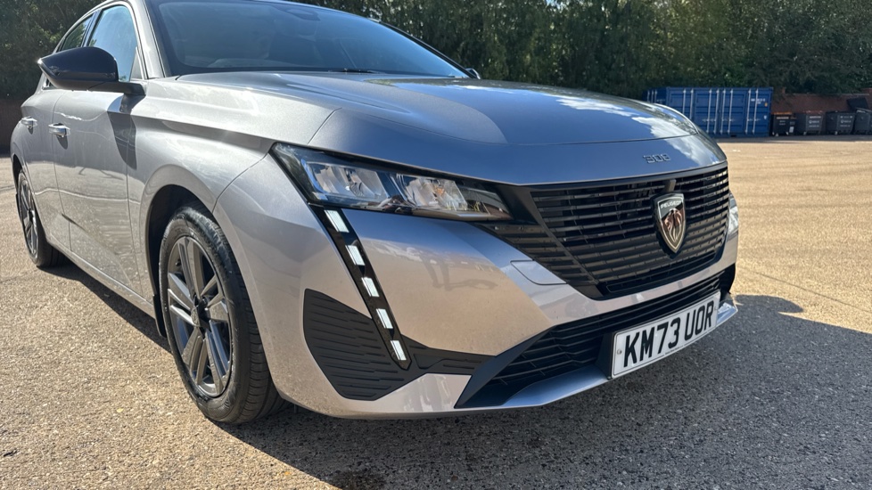 Peugeot 308 1.2 PureTech Active Premium 5dr EAT8 Petrol Hatchback - Image 7