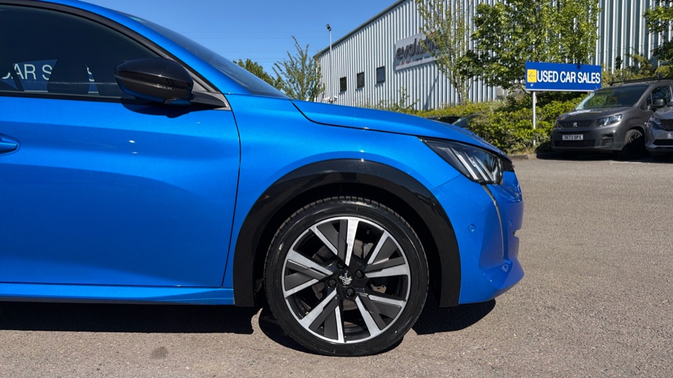 Peugeot 208 1.2 PureTech 100 GT 5dr Petrol Hatchback - Image 7