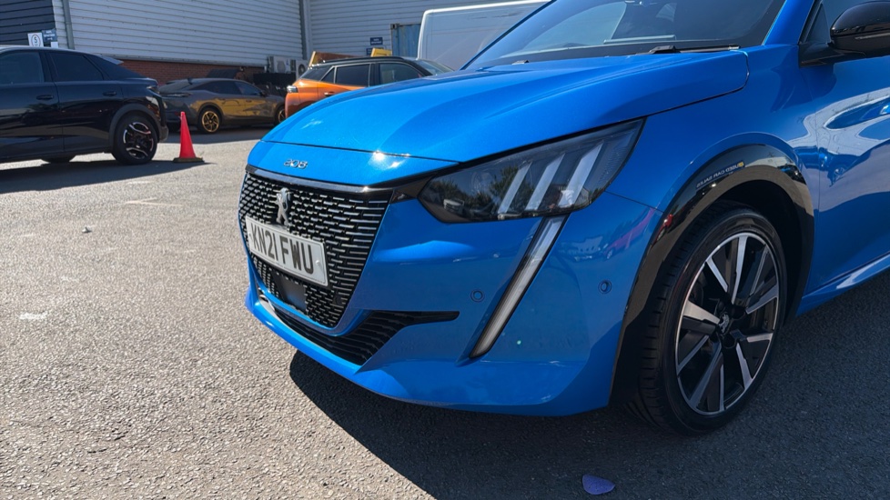 Peugeot 208 1.2 PureTech 100 GT 5dr Petrol Hatchback - Image 26