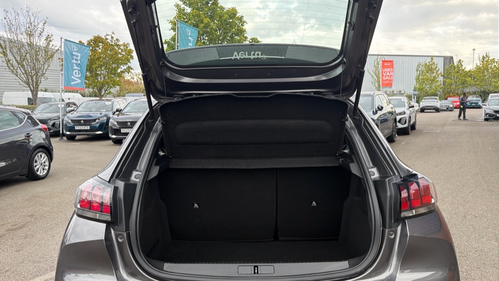Peugeot 208 1.2 PureTech Active Premium 5dr Petrol Hatchback - Image 4