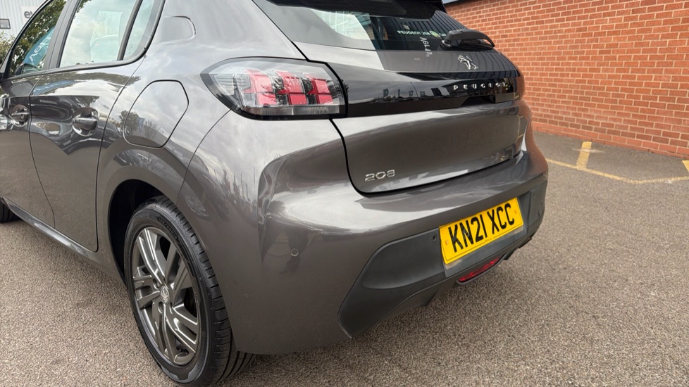 Peugeot 208 1.2 PureTech Active Premium 5dr Petrol Hatchback - Image 22