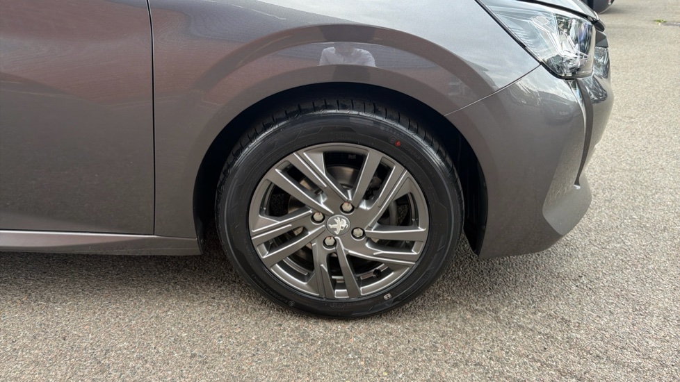 Peugeot 208 1.2 PureTech Active Premium 5dr Petrol Hatchback - Image 23