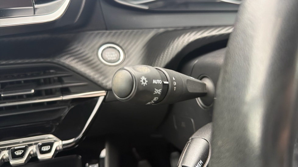 Peugeot 208 1.2 PureTech Active Premium 5dr Petrol Hatchback - Image 30