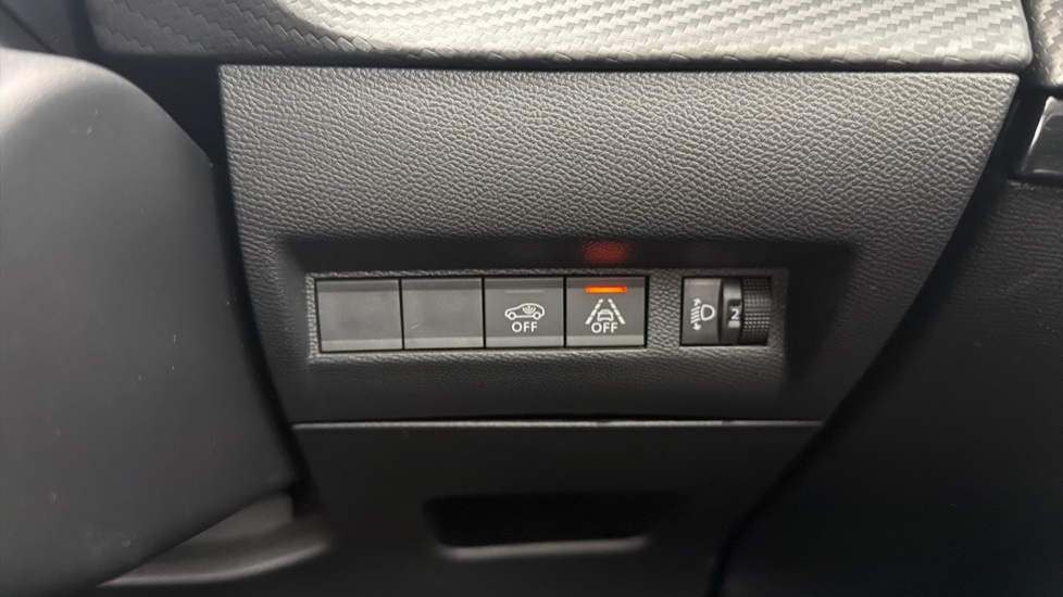 Peugeot 208 1.2 PureTech Active Premium 5dr Petrol Hatchback - Image 31