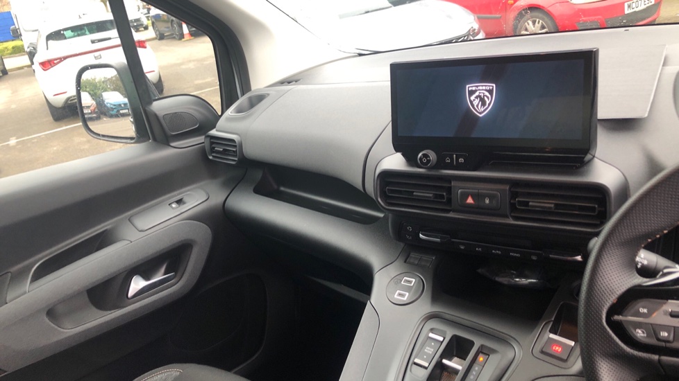 Peugeot Rifter 100kW GT 52kWh 5dr Auto Electric Estate - Image 14