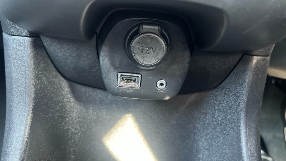 Toyota Aygo 1.0 VVT-i X-Trend TSS 5dr Petrol Hatchback - Image 36