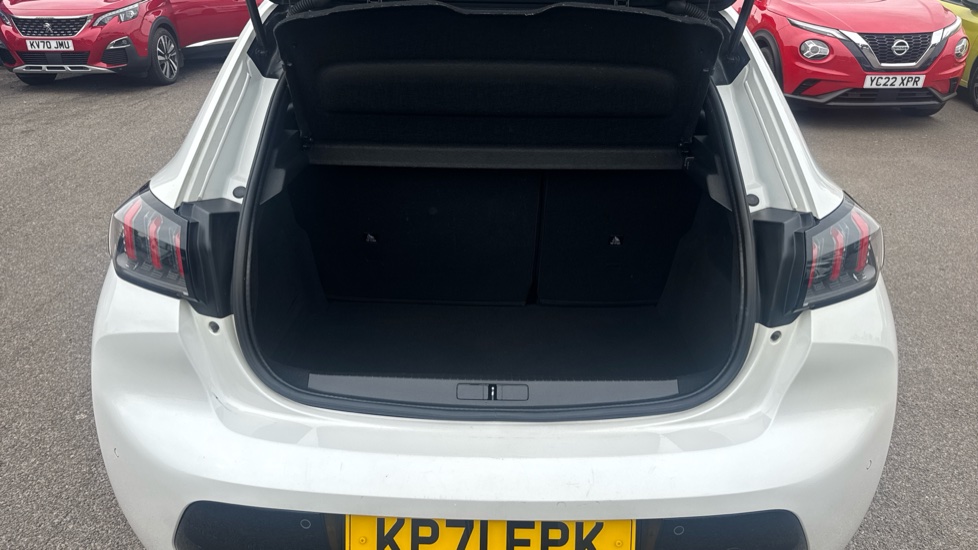 Peugeot 208 1.2 PureTech 100 GT 5dr Petrol Hatchback - Image 6
