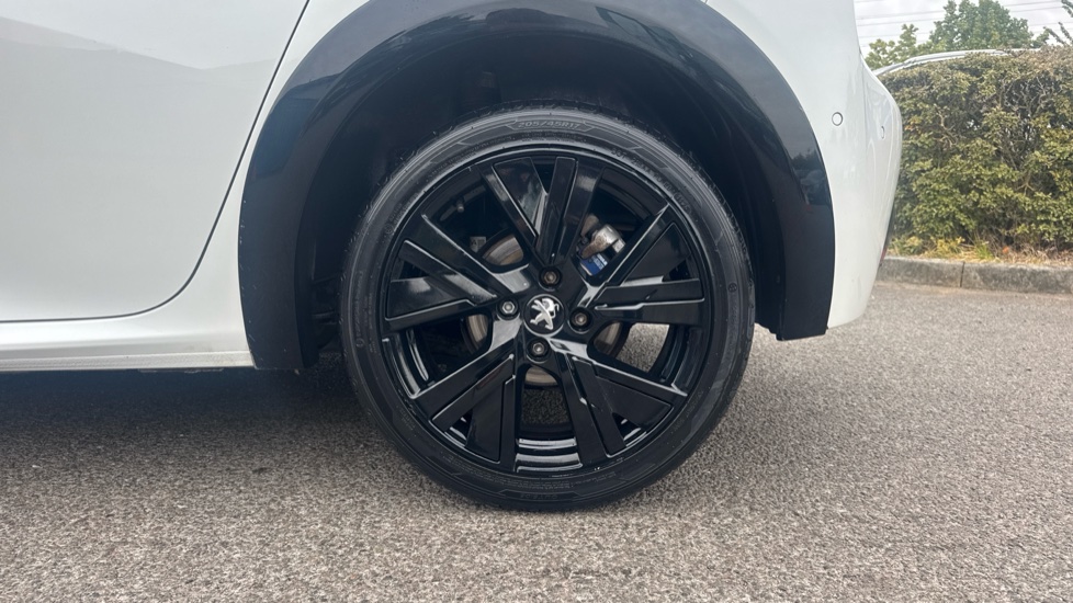 Peugeot 208 1.2 PureTech 100 GT 5dr Petrol Hatchback - Image 12