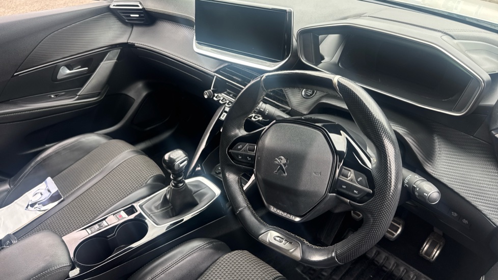 Peugeot 208 1.2 PureTech 100 GT 5dr Petrol Hatchback - Image 17