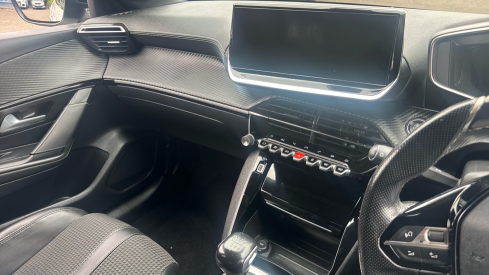 Peugeot 208 1.2 PureTech 100 GT 5dr Petrol Hatchback - Image 18