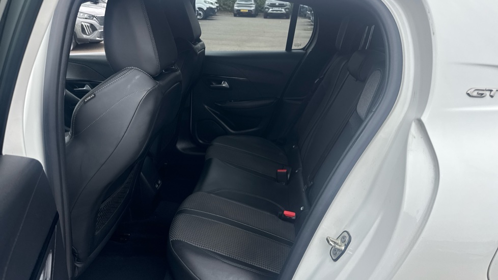 Peugeot 208 1.2 PureTech 100 GT 5dr Petrol Hatchback - Image 29