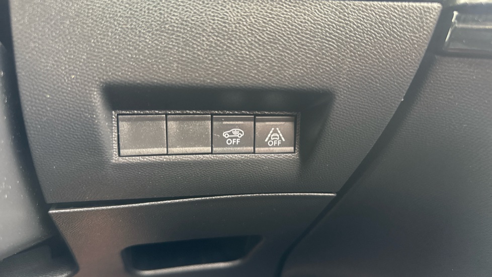 Peugeot 208 1.2 PureTech 100 GT 5dr Petrol Hatchback - Image 34