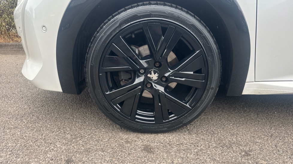 Peugeot 208 1.2 PureTech 100 GT 5dr Petrol Hatchback - Image 14