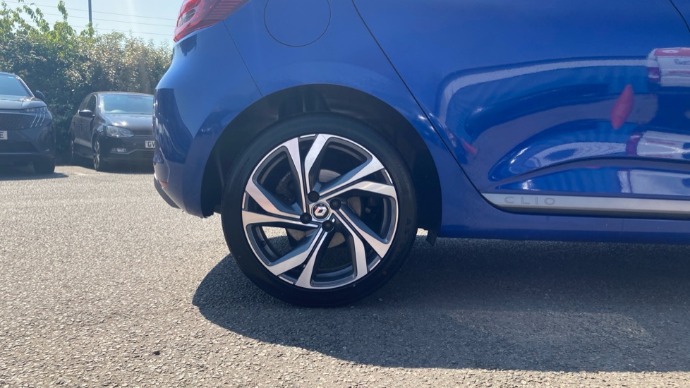 Renault Clio 1.0 TCe 90 RS Line 5dr Petrol Hatchback - Image 10