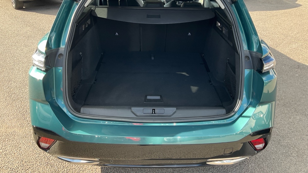 Peugeot 308 1.2 PureTech Allure 5dr EAT8 Petrol Estate - Image 7