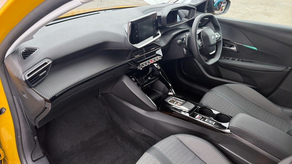 Peugeot 208 1.2 PureTech 100 Allure Premium + 5dr EAT8 Petrol Hatchback - Image 9