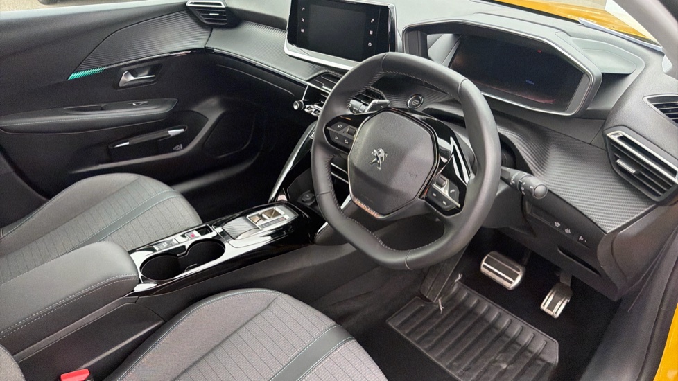 Peugeot 208 1.2 PureTech 100 Allure Premium + 5dr EAT8 Petrol Hatchback - Image 11