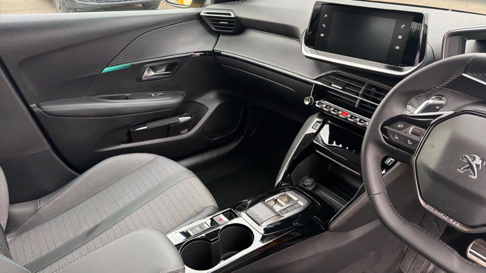 Peugeot 208 1.2 PureTech 100 Allure Premium + 5dr EAT8 Petrol Hatchback - Image 12