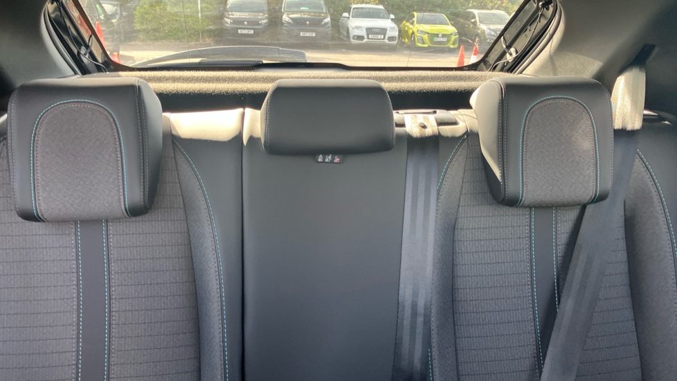 Peugeot 208 1.2 PureTech 100 Allure Premium 5dr Petrol Hatchback - Image 27