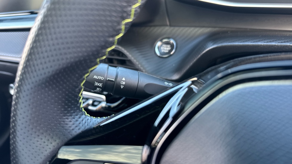 Peugeot 208 1.2 PureTech 100 GT Premium 5dr Petrol Hatchback - Image 33