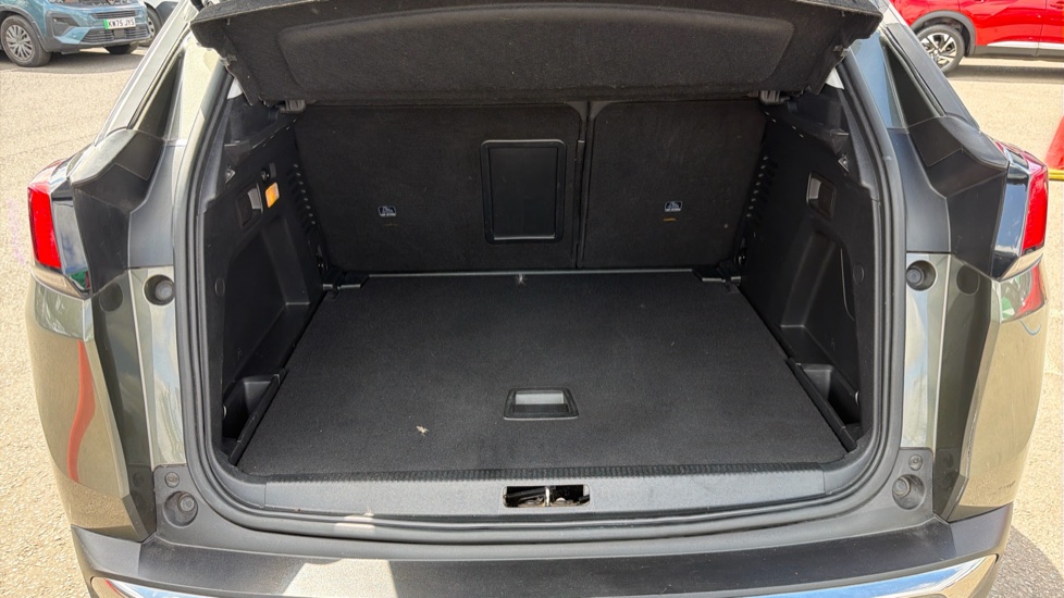 Peugeot 3008 1.2 PureTech Allure 5dr Petrol Estate - Image 6