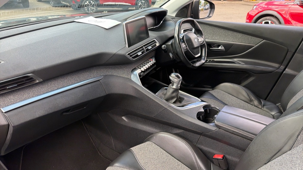 Peugeot 3008 1.2 PureTech Allure 5dr Petrol Estate - Image 14