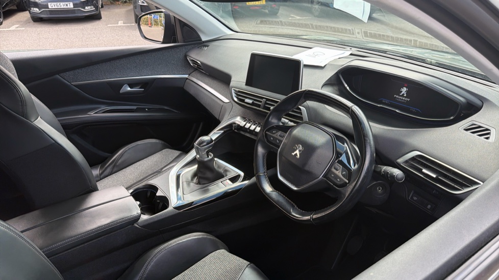 Peugeot 3008 1.2 PureTech Allure 5dr Petrol Estate - Image 16