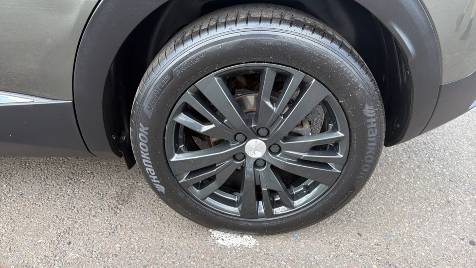 Peugeot 3008 1.2 PureTech Allure 5dr Petrol Estate - Image 12