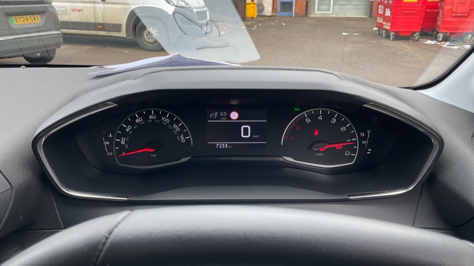 Peugeot 208 1.2 PureTech 100 Active Premium + 5dr Petrol Hatchback - Image 22